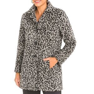 NWOT Chico’s Sz 0 Faux Fur Grey Leopard Animal Print Button-up Coat Pockets S